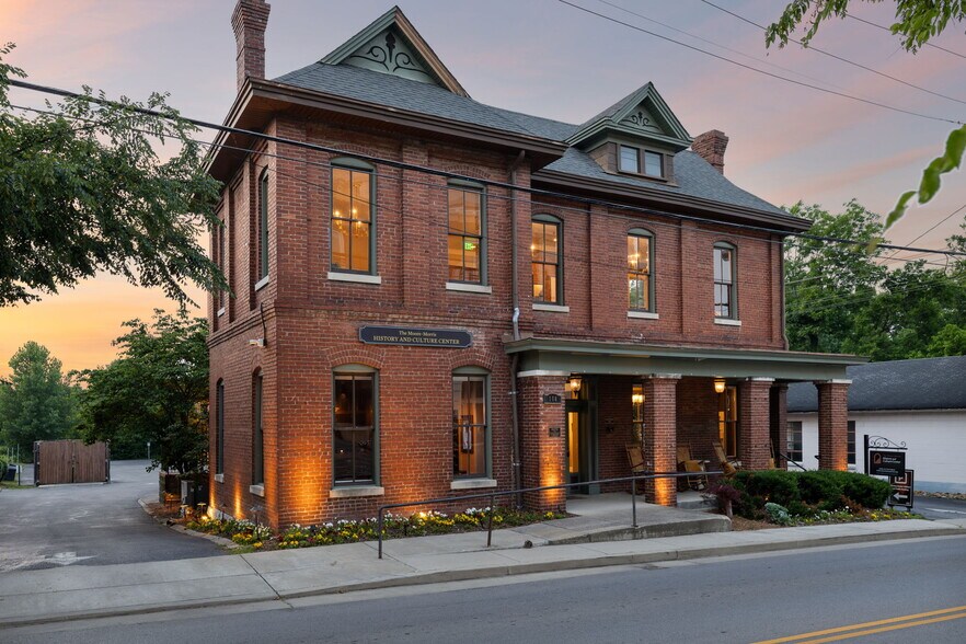 108 Bridge St, Franklin, TN à vendre - Photo du bâtiment - Image 2 de 59