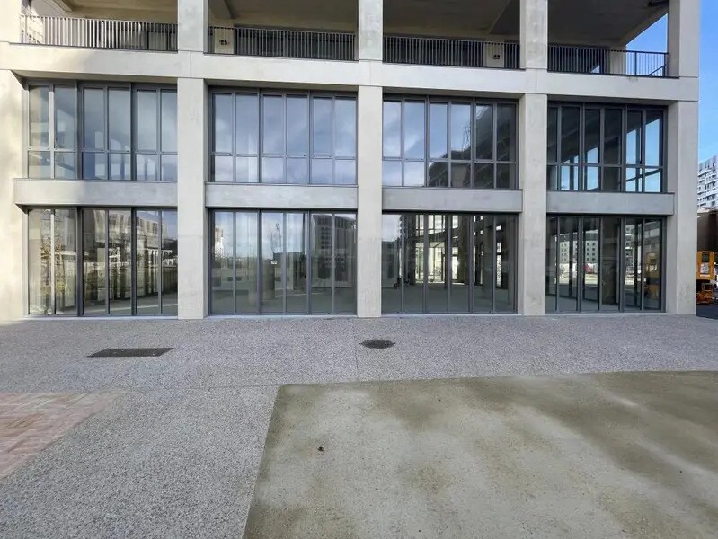 Retail in Bordeaux for sale Building Photo- Image 1 of 13