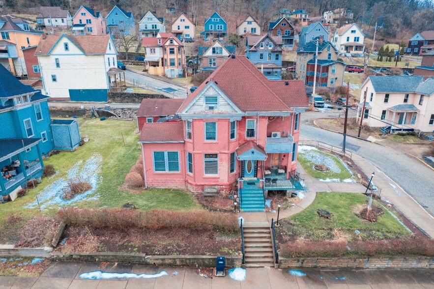 200 Caldwell Ave, Wilmerding, PA à vendre - Photo du bâtiment - Image 2 de 15