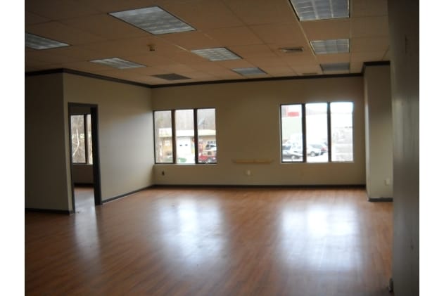 106 Route 32, North Franklin, CT for lease - Interior Photo - Image 2 of 17
