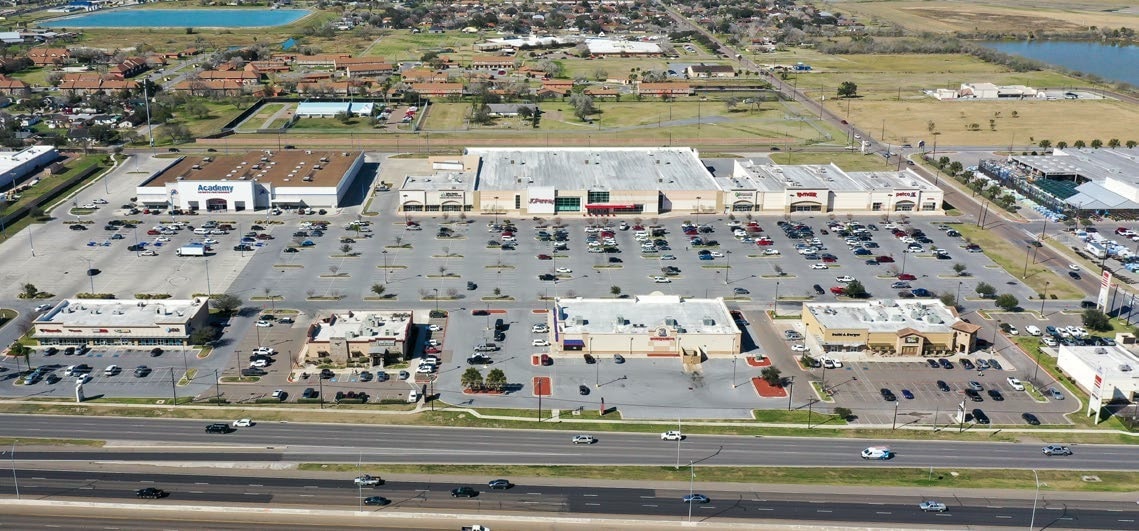 715-815 E Expressway 83, Weslaco, TX à louer Photo du bâtiment- Image 1 de 11