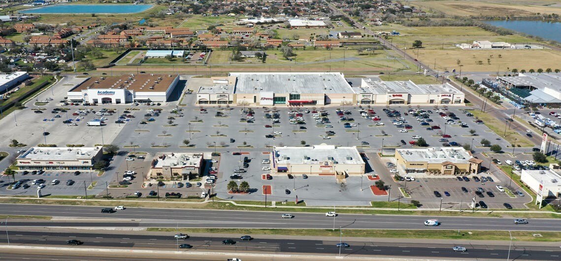 715-815 E Expressway 83, Weslaco, TX à louer Photo principale- Image 1 de 11