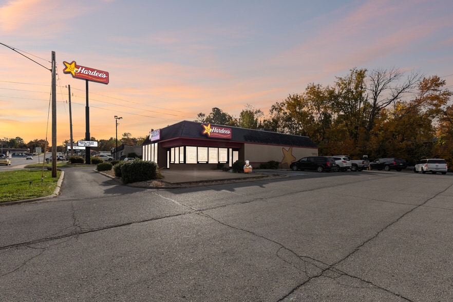 421 E Jackson Blvd, Jackson, MO à vendre - Photo du bâtiment - Image 2 de 21