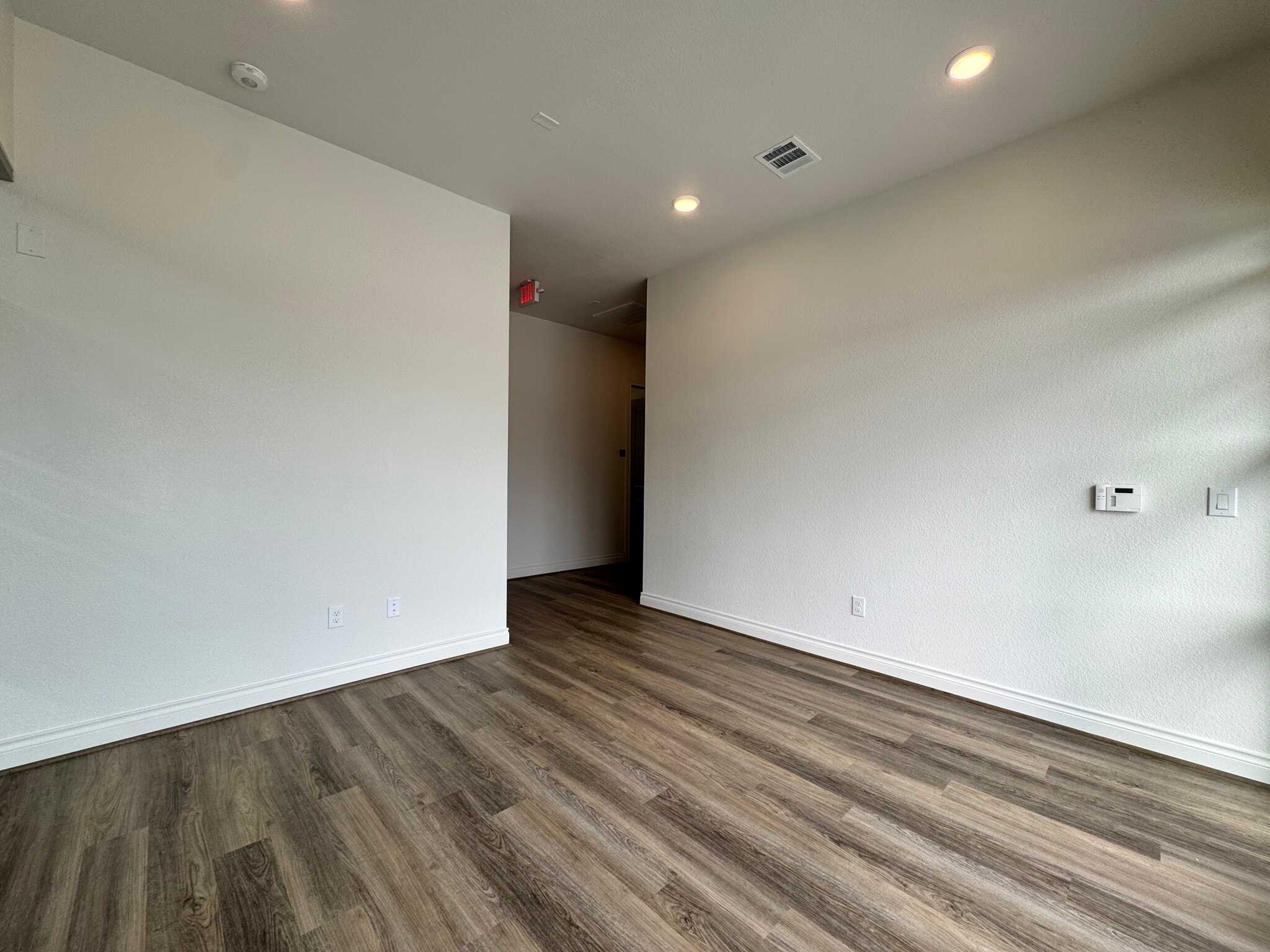 7630 Dowdell Rd, Spring, TX for lease Interior Photo- Image 1 of 31