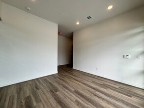 7630 Dowdell Rd, Spring, TX for lease Interior Photo- Image 1 of 31