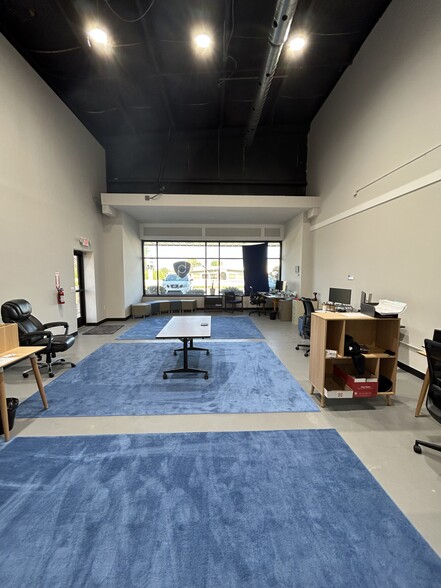 1500 S 169 Hwy, Smithville, MO à louer - Photo du bâtiment - Image 3 de 11