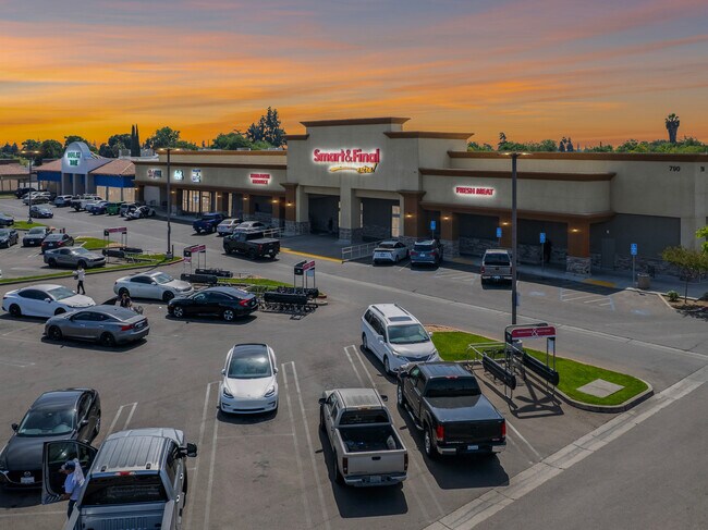 More details for 770-790 W Shaw Ave, Clovis, CA - Retail for Sale