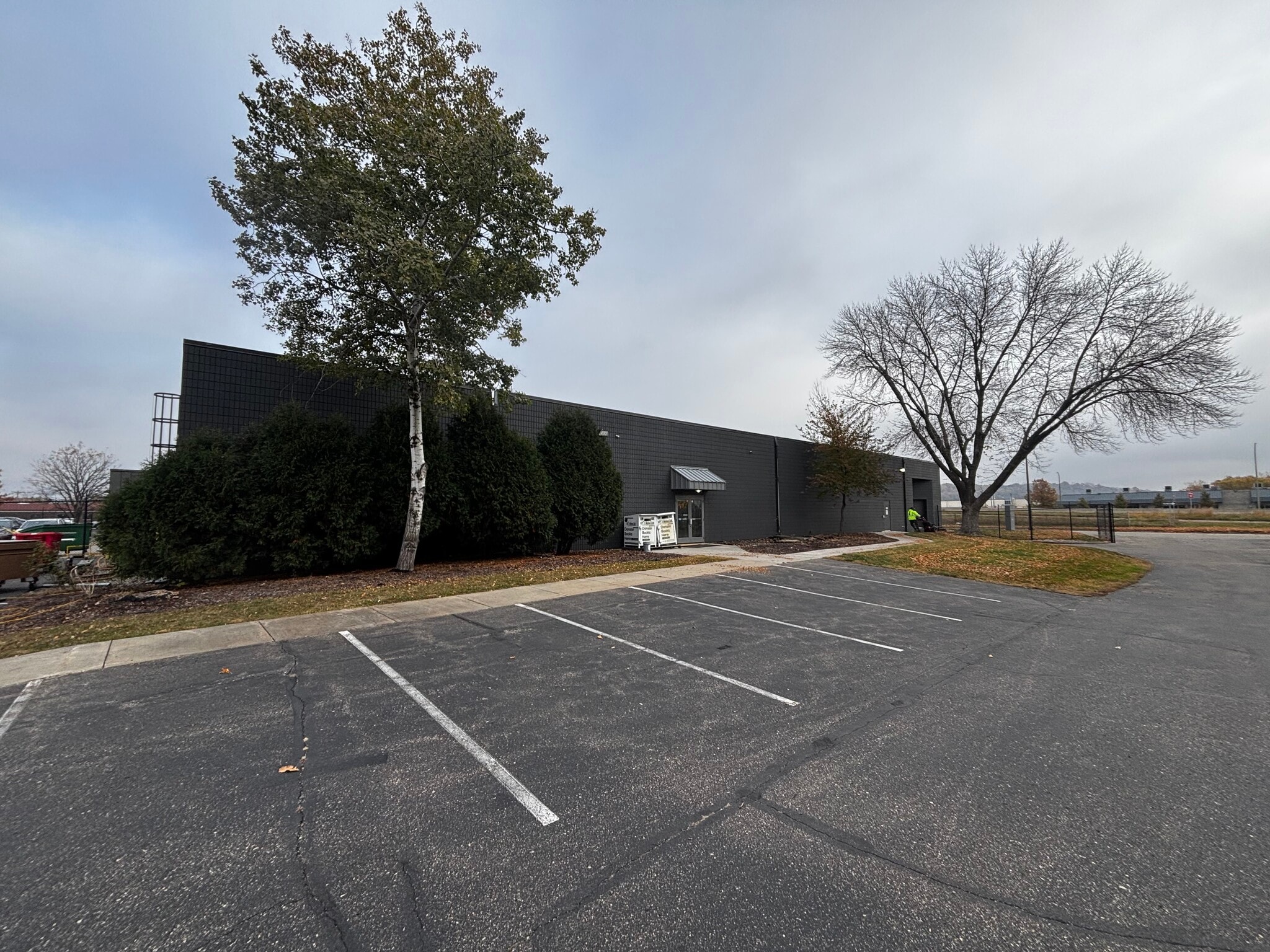 273 Lafayette Frontage Rd W, Saint Paul, MN for lease Primary Photo- Image 1 of 14
