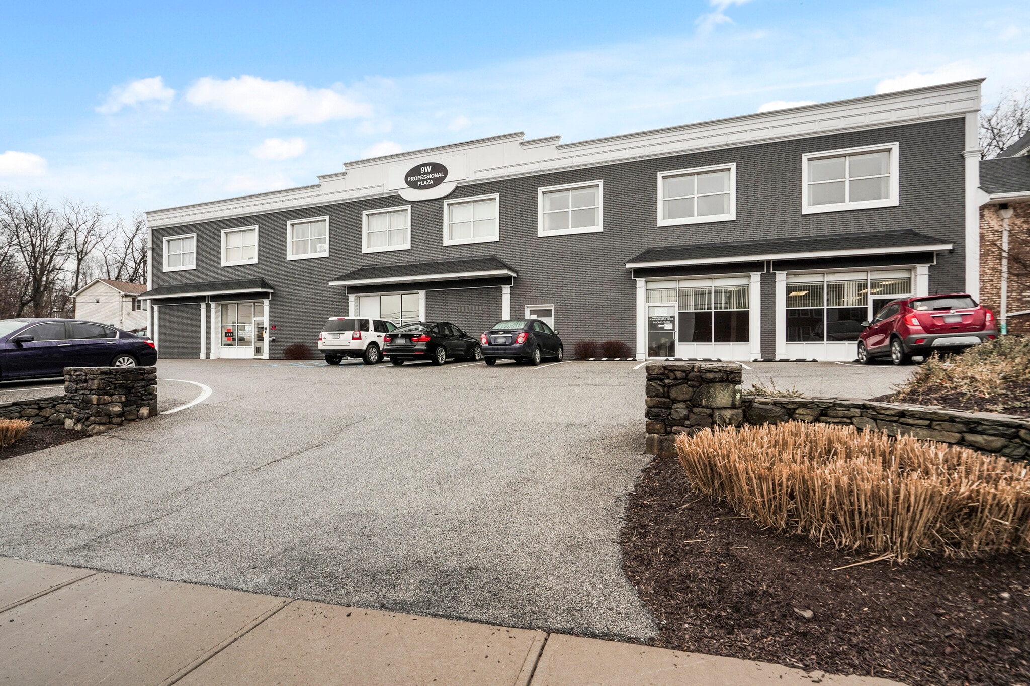 320 Robinson Ave, Newburgh, NY for lease Primary Photo- Image 1 of 7