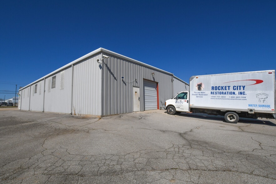 156 Jetplex Ln, Madison, AL for sale - Building Photo - Image 3 of 5