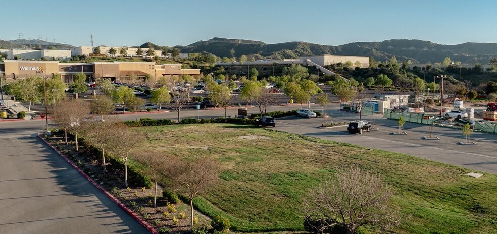 26574-26583 Carl Boyer Dr & Golden Valley Rd, Santa Clarita, CA for lease - Primary Photo - Image 2 of 2