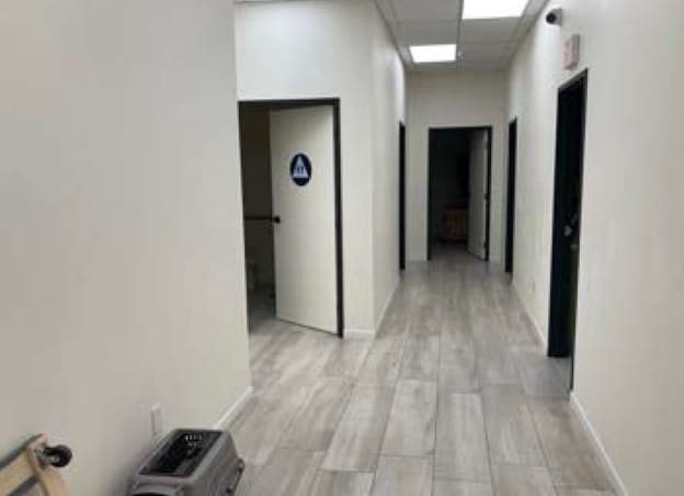 3635-3637 Cahuenga Blvd W, Los Angeles, CA for sale - Interior Photo - Image 3 of 9