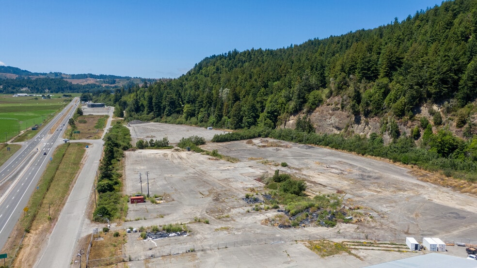 925 Northwestern Avenue, Rio Dell, CA for lease - Building Photo - Image 2 of 9