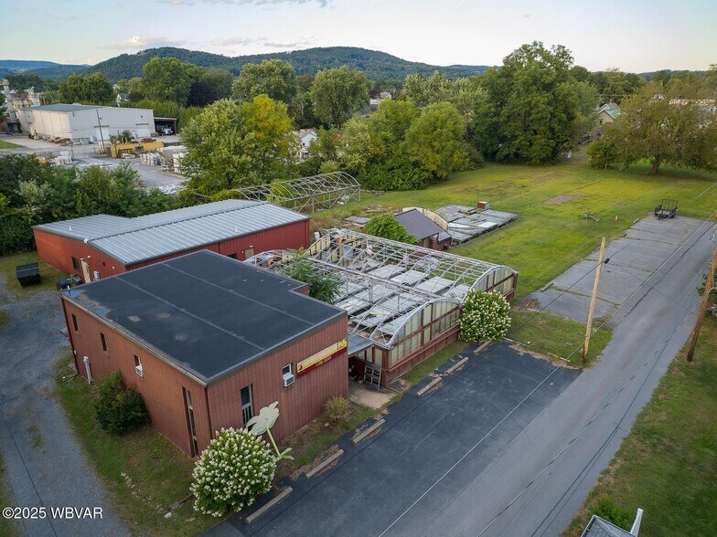 321 Peters Aly, Montoursville, PA à vendre - Photo du bâtiment - Image 2 de 25