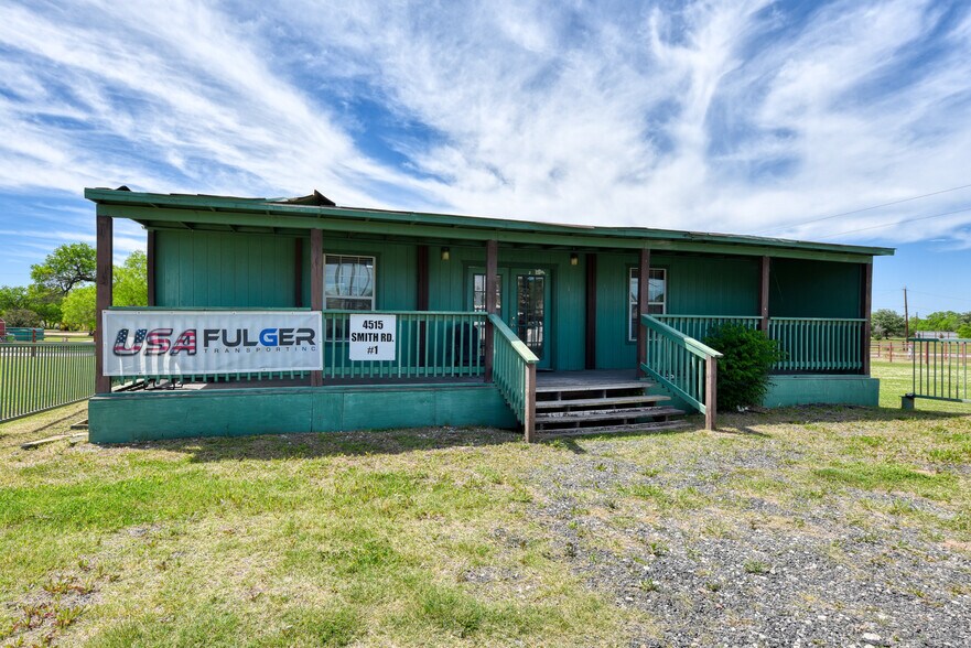 4515 Smith Rd, Von Ormy, TX à louer - Photo du bâtiment - Image 1 de 65