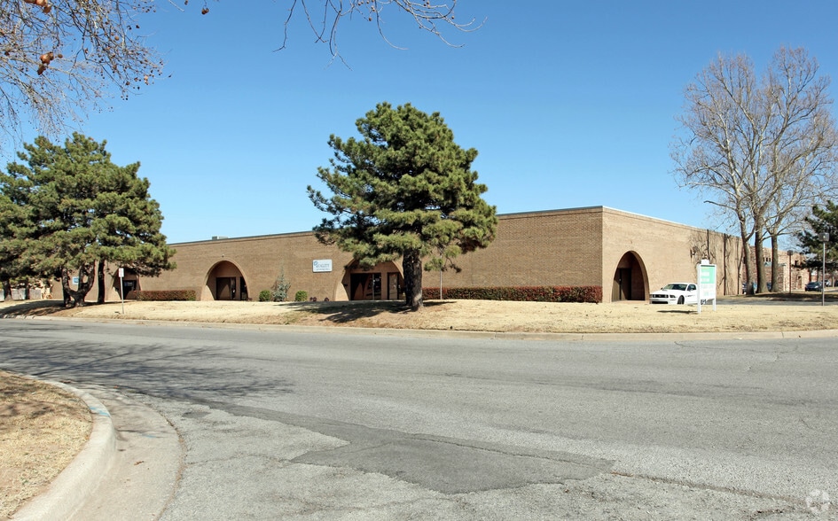 1000 Cornell Pky, Oklahoma City, OK for lease - Primary Photo - Image 1 of 18