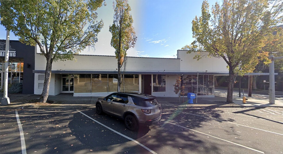 1001-1005 Broadway St, Vancouver, WA for lease - Building Photo - Image 2 of 8