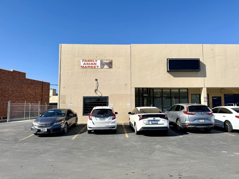 6750-6772 Ingram Rd, San Antonio, TX à louer - Photo du bâtiment - Image 1 de 15