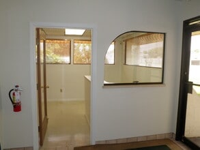 3625 State Road 419, Winter Springs, FL à louer Hall d’entrée- Image 1 de 12