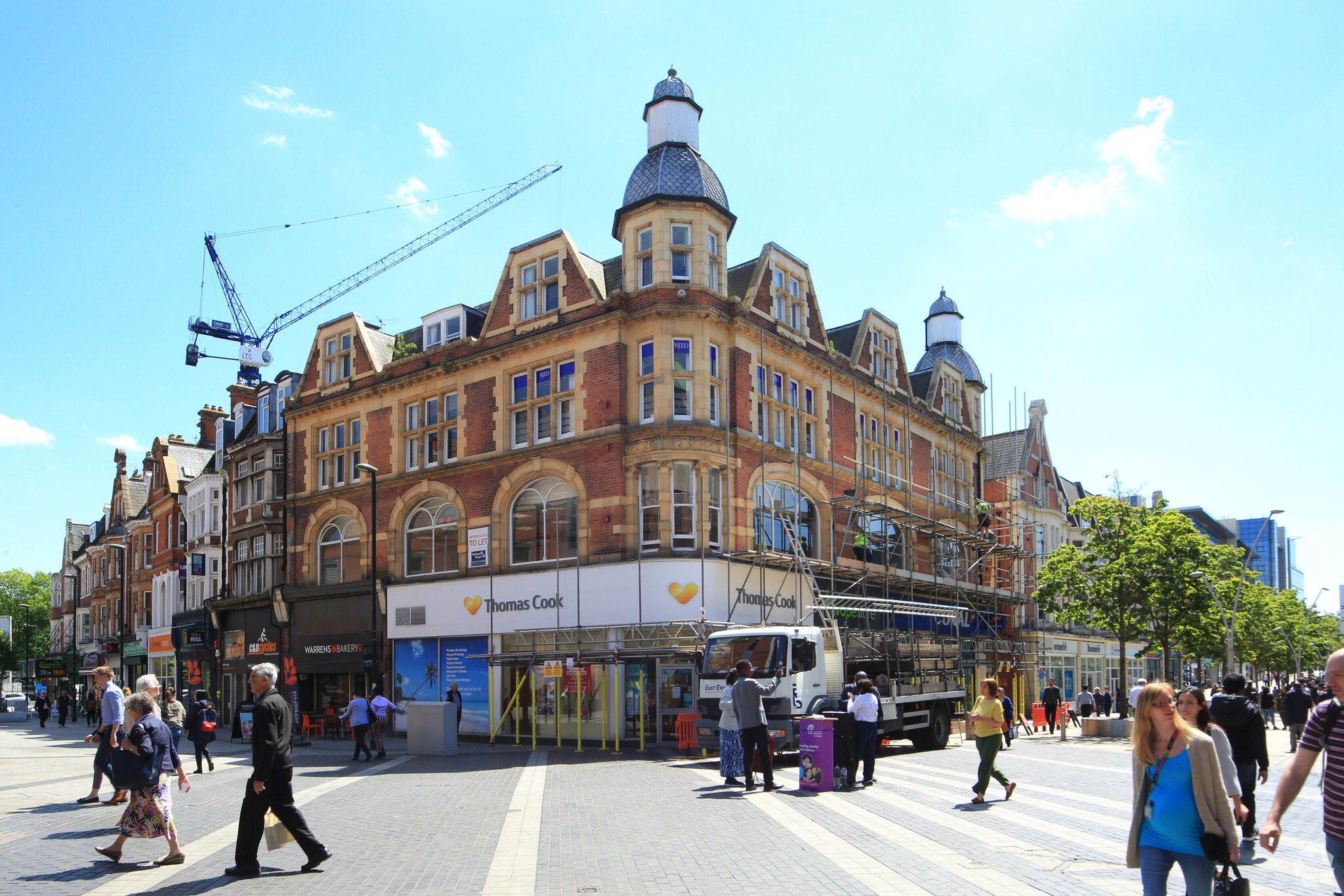 High St, Redhill for lease Primary Photo- Image 1 of 5