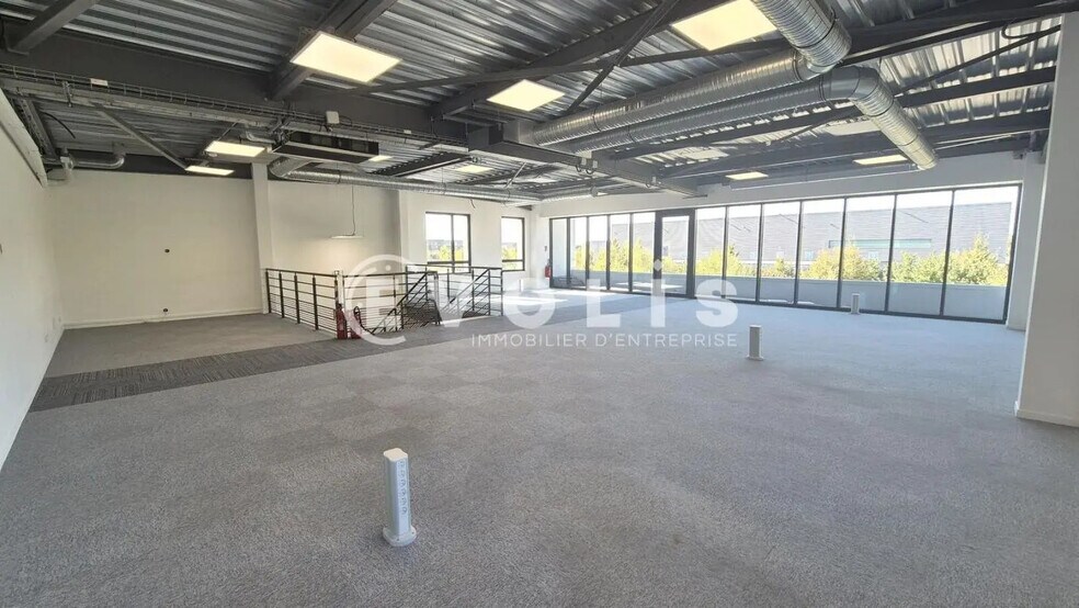 Office in Collégien for lease - Interior Photo - Image 2 of 6