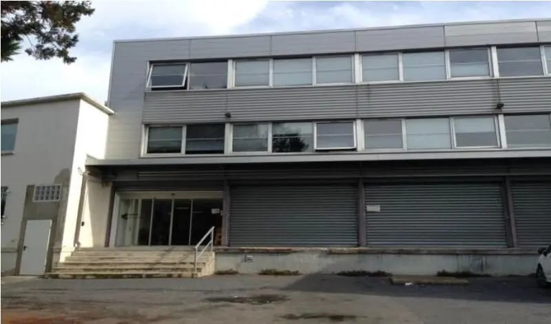 Flex in Nanterre for lease - Building Photo - Image 2 of 9