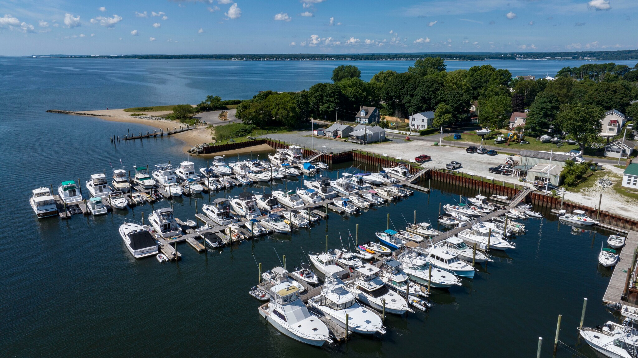 36 Bay Ave, Warwick, RI à vendre Photo du bâtiment- Image 1 de 13