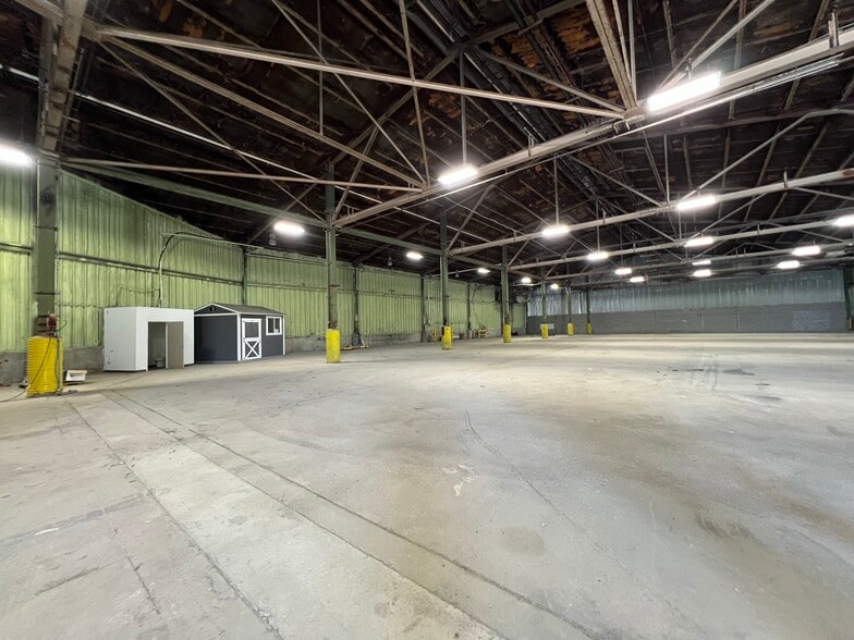 2100 Manchester Tfwy, Kansas City, MO for lease - Building Photo - Image 3 of 6