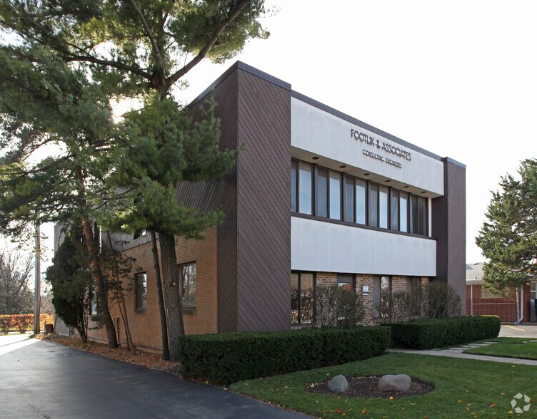 2521 Gross Point Rd, Evanston, IL à louer - Photo du bâtiment - Image 2 de 6