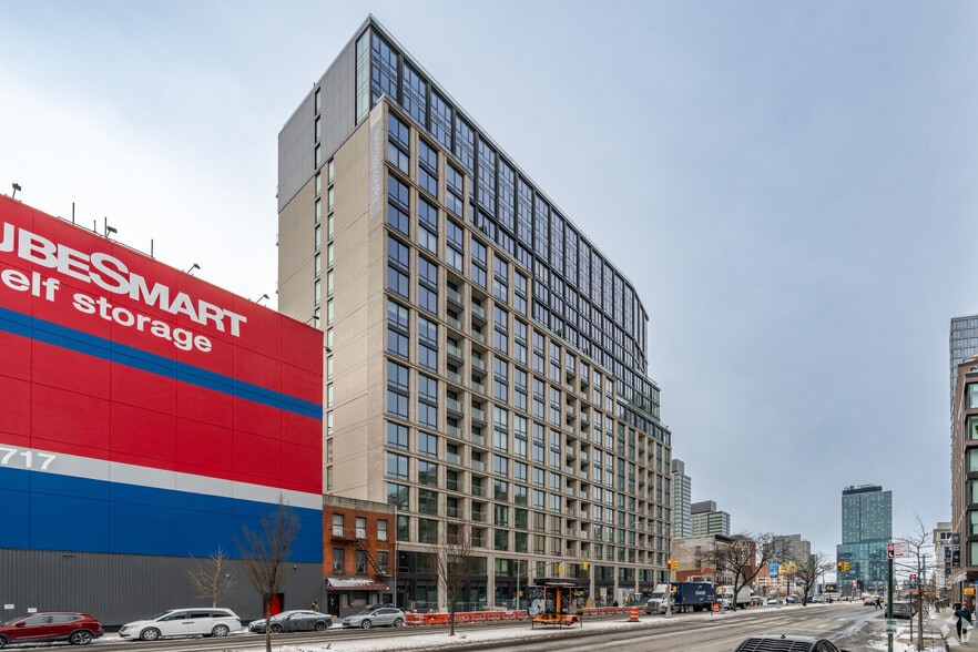 880 Atlantic Ave, Brooklyn, NY à louer - Photo du bâtiment - Image 2 de 2