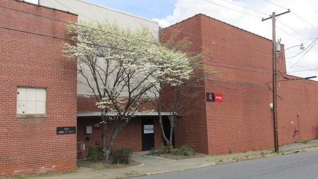 Plus de détails pour 284 Ann St, Concord, NC - Plusieurs types d'espaces à louer
