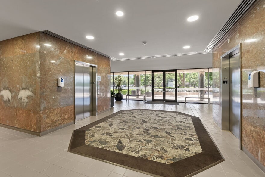 6300 La Calma Dr, Austin, TX for lease - Interior Photo - Image 3 of 11