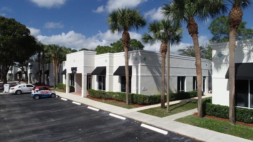 1402 Royal Palm Beach Blvd, Royal Palm Beach, FL for sale - Building Photo - Image 3 of 9