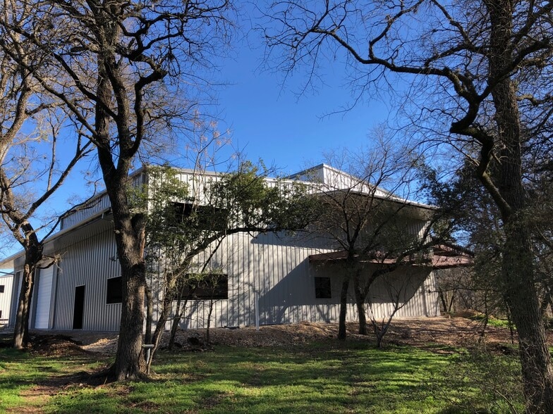 12701 Lowden Ln, Manchaca, TX for lease - Building Photo - Image 1 of 9