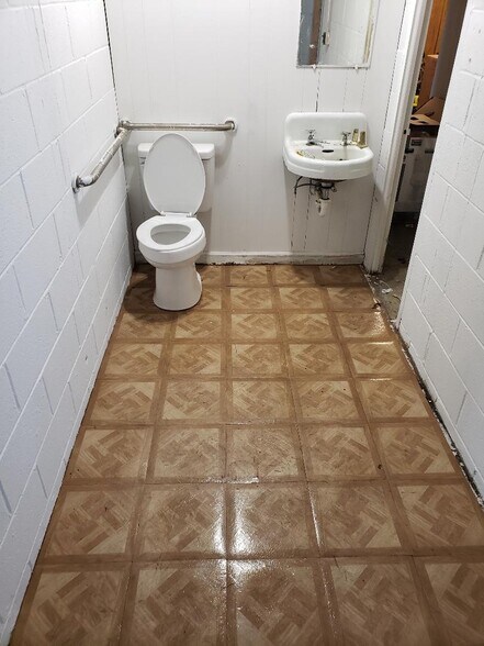 626 W Carolina Ave, Hartsville, SC à vendre - Photo intérieure - Image 3 de 22