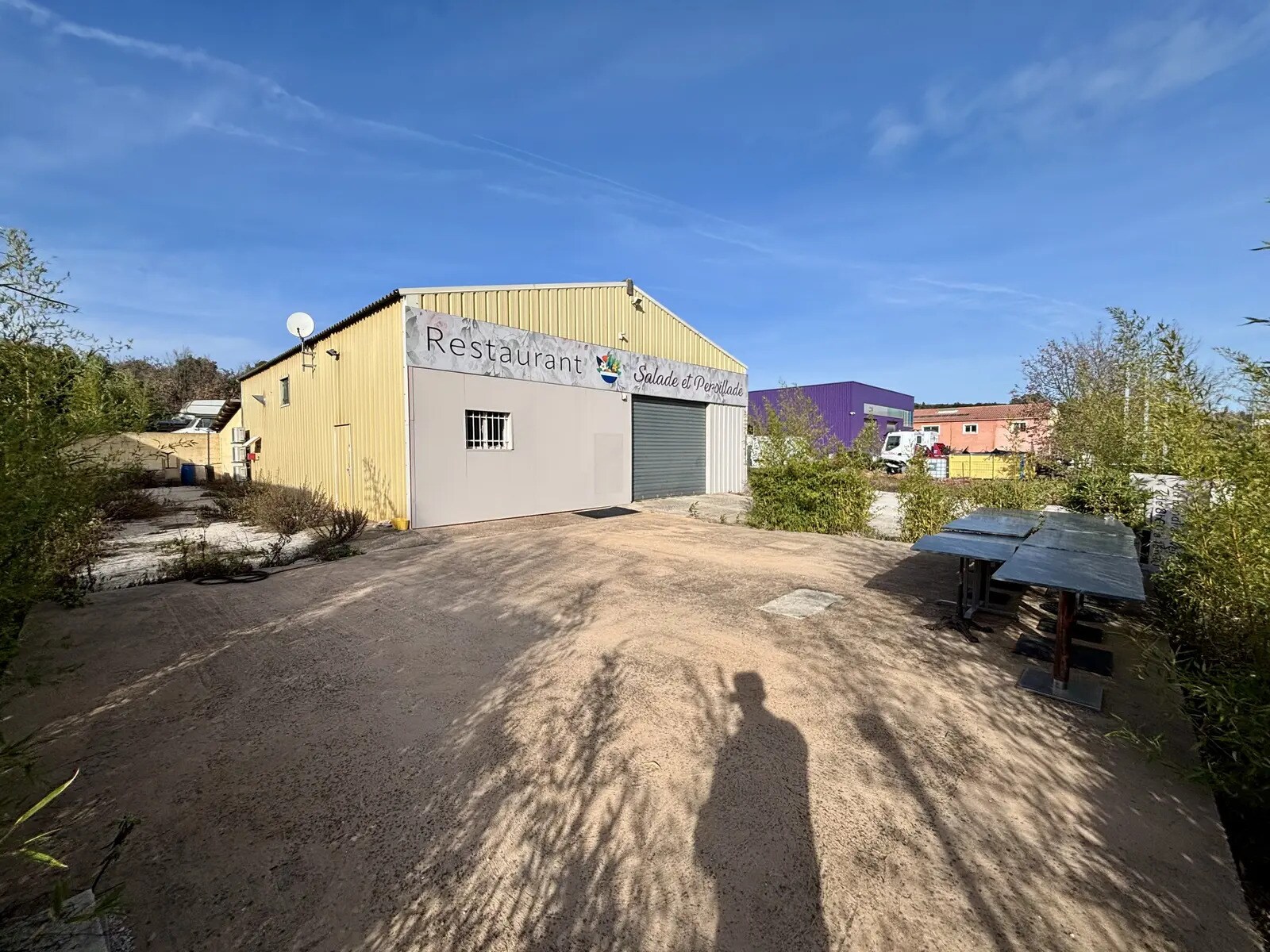 Commerce de détail dans Brignoles à louer Photo du bâtiment- Image 1 de 11