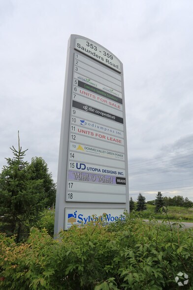 353-359 Saunders Rd, Barrie, ON à vendre - Photo du bâtiment - Image 2 de 7