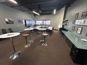 2100 Woodale Ave, Mounds View, MN for lease Interior Photo- Image 2 of 9