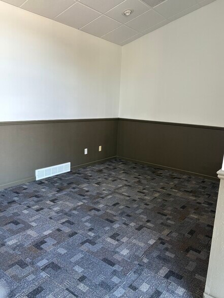 2545 Plover Rd, Plover, WI à louer - Photo du bâtiment - Image 3 de 7