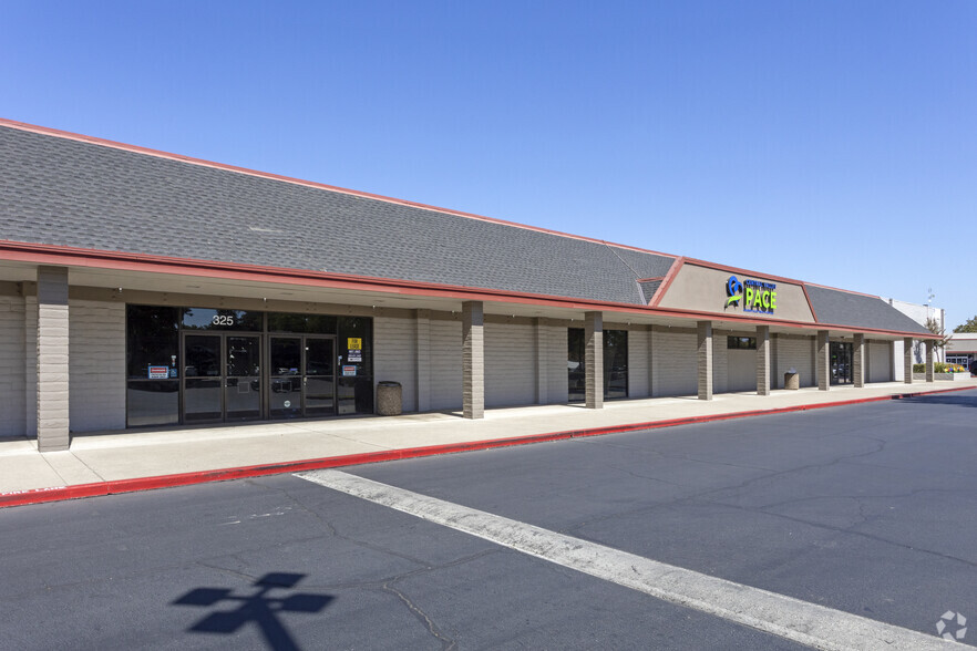 2401 E Orangeburg Ave, Modesto, CA for lease - Building Photo - Image 2 of 5