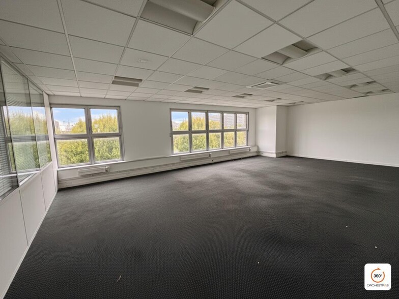 11 Boulevard Georges Méliès, Villiers-sur-Marne for lease - Interior Photo - Image 2 of 17