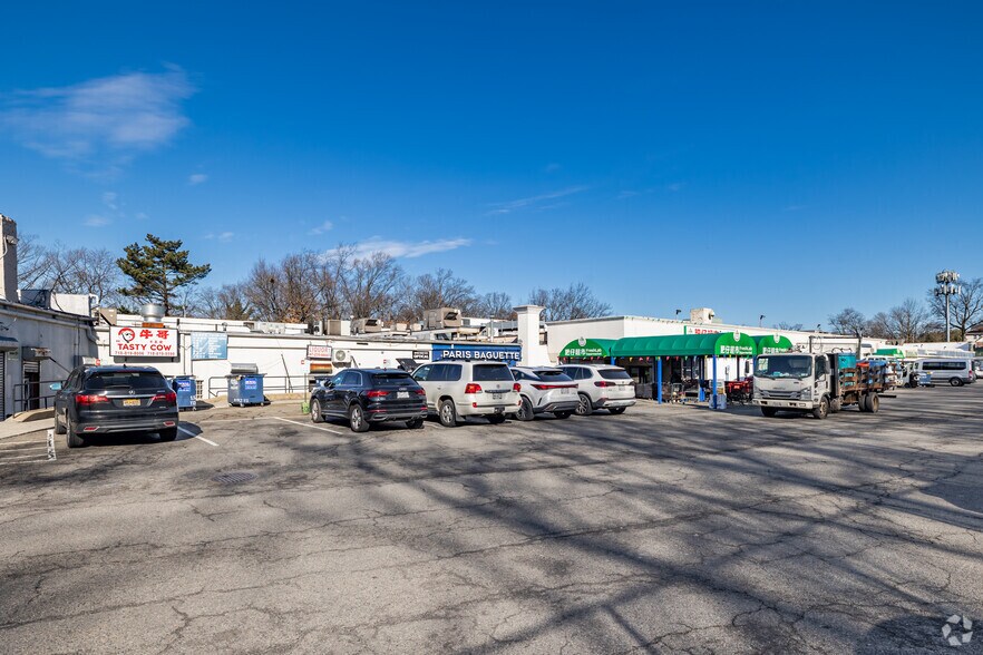 24946 Horace Harding Expy, Douglaston, NY for sale - Building Photo - Image 2 of 4