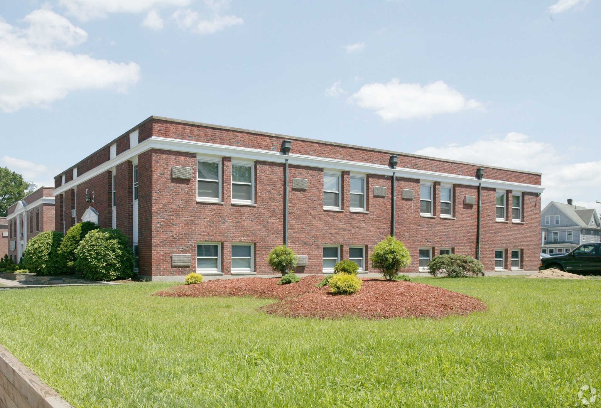 53 Connecticut Blvd, East Hartford, CT for lease Primary Photo- Image 1 of 3