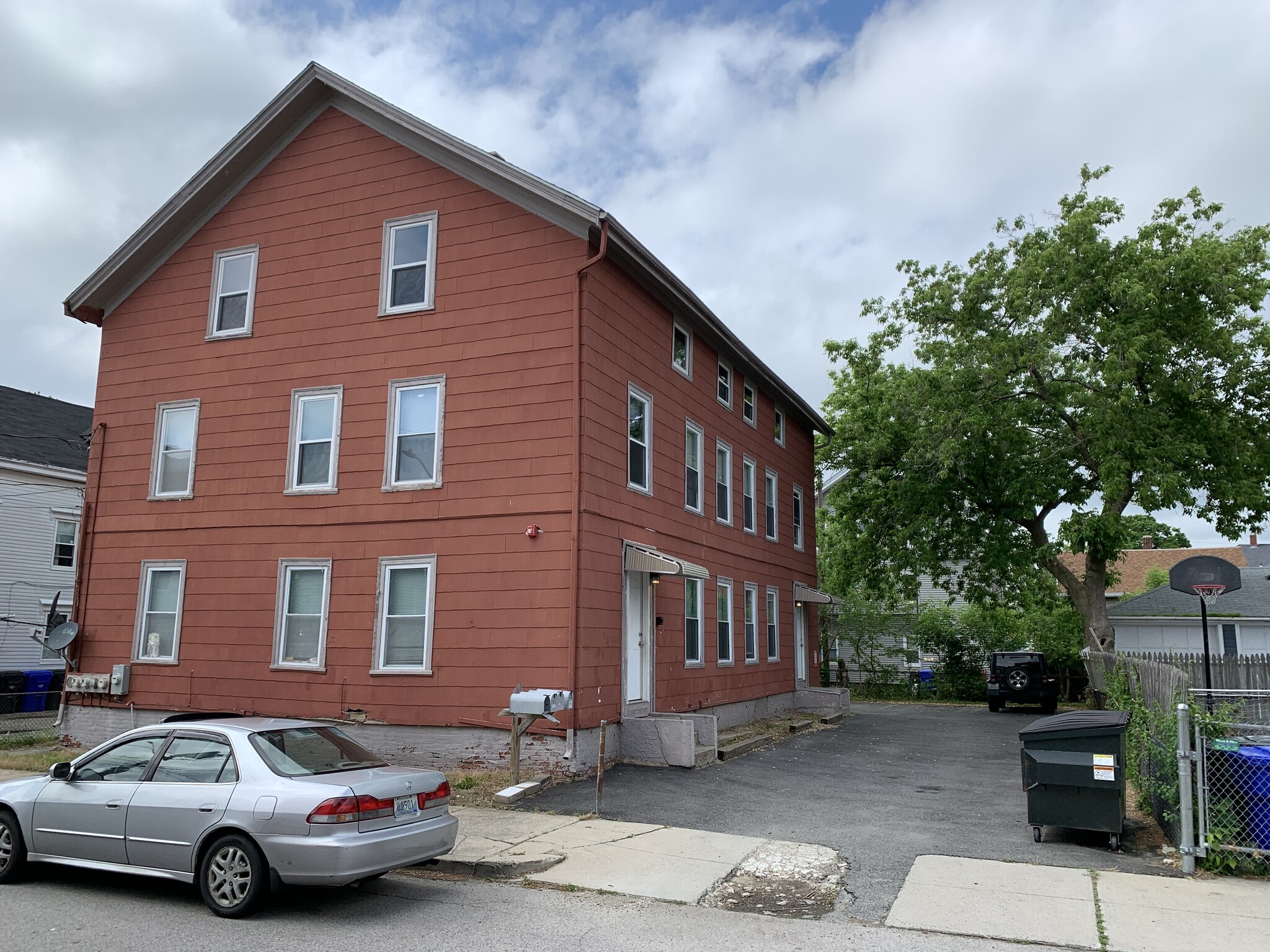 17 Clifton St, Central Falls, RI for sale Primary Photo- Image 1 of 1