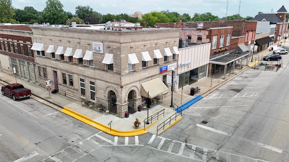600 Broadway St, Lincoln, IL for sale - Primary Photo - Image 1 of 11