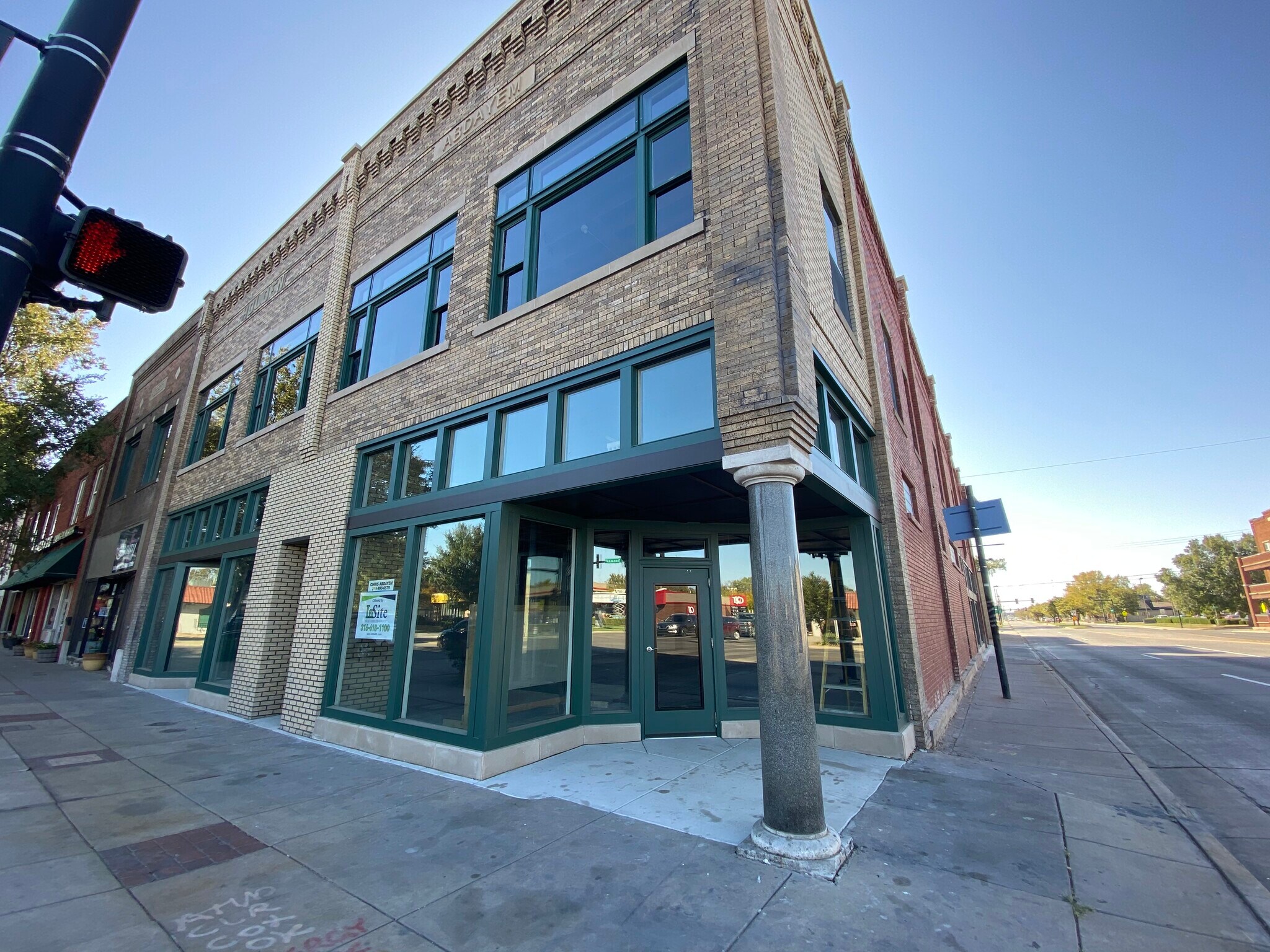 1029 W Douglas, Wichita, KS à louer Photo du bâtiment- Image 1 de 6