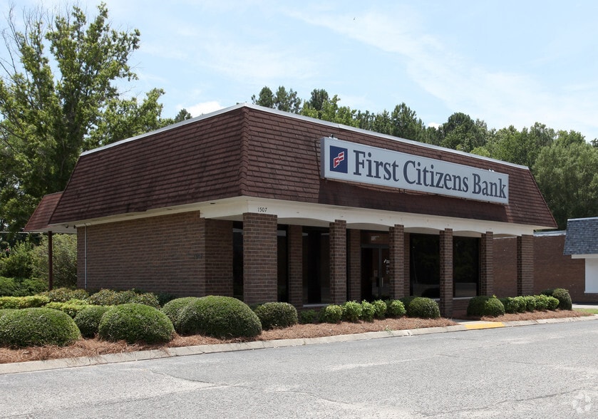 1403 S Pollock St, Smithfield, NC for lease - Building Photo - Image 2 of 6