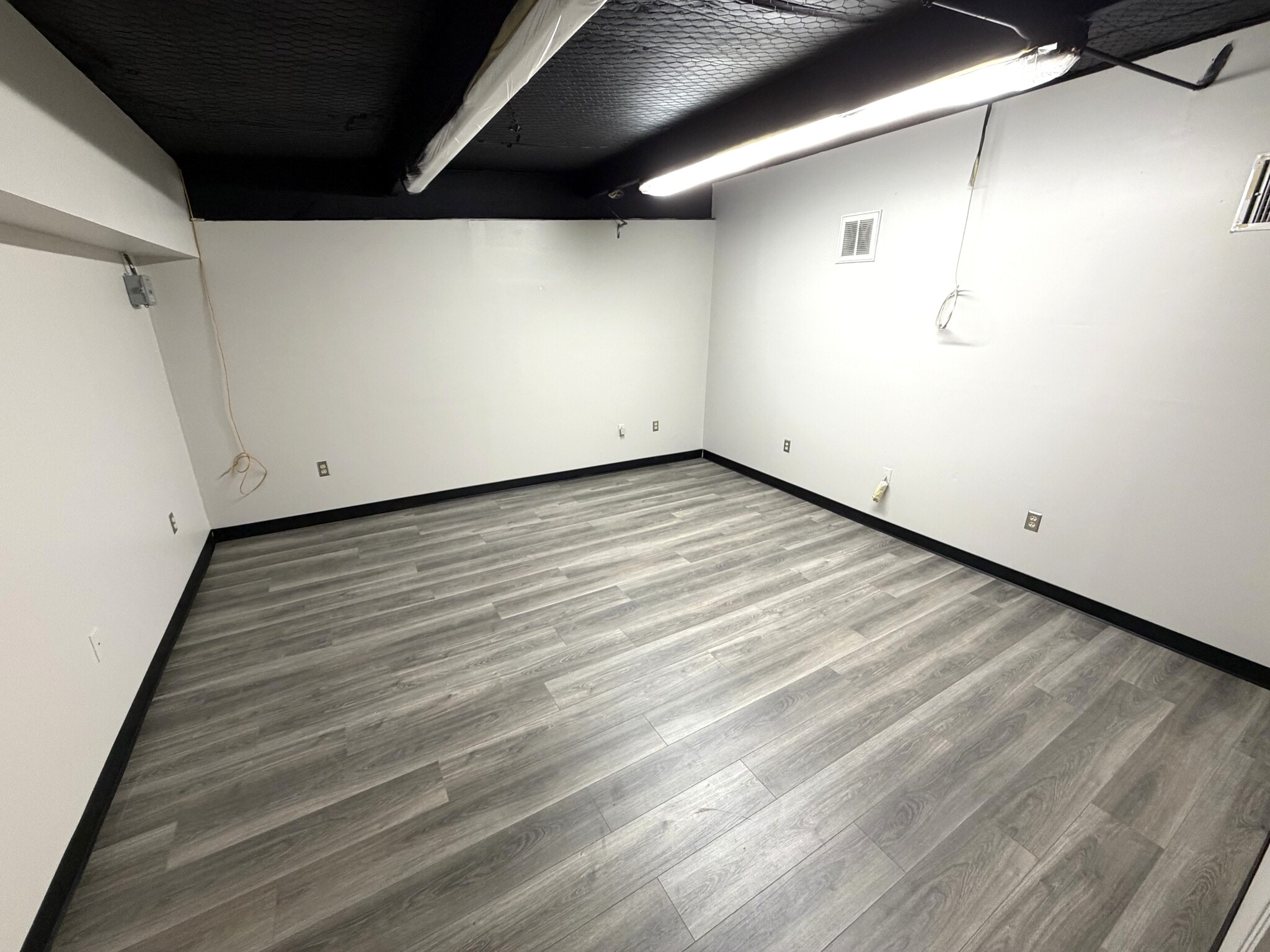 18975 Marbach Ln, San Antonio, TX for lease Interior Photo- Image 1 of 8