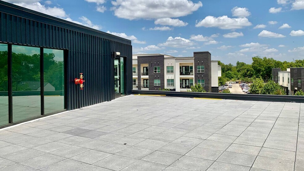 3300 E 7th St, Austin, TX for lease - Building Photo - Image 2 of 7