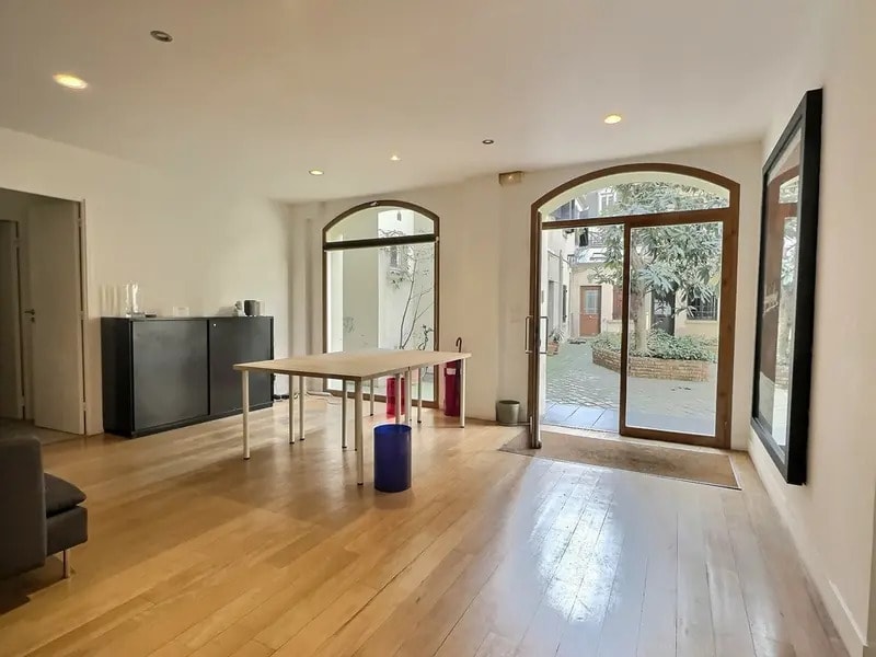 18 Rue Brunel, Paris for lease Interior Photo- Image 1 of 9